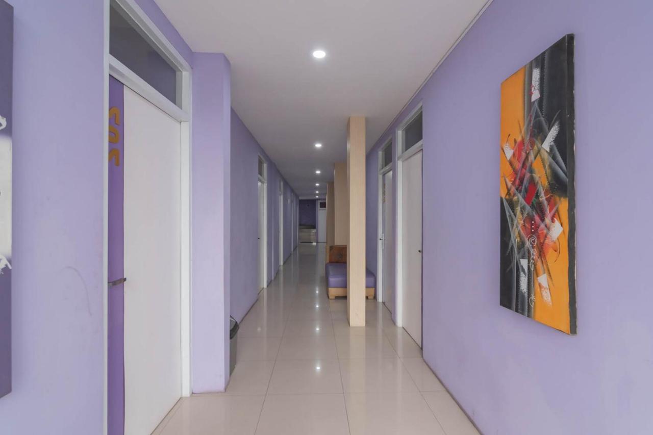 Reddoorz @ Gatot Subroto Street Bandung 3 Hotel Exterior foto