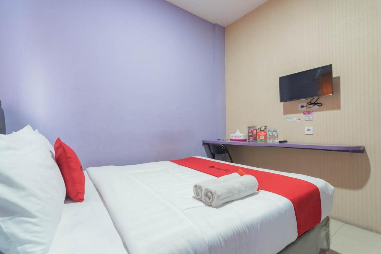 Reddoorz @ Gatot Subroto Street Bandung 3 Hotel Exterior foto