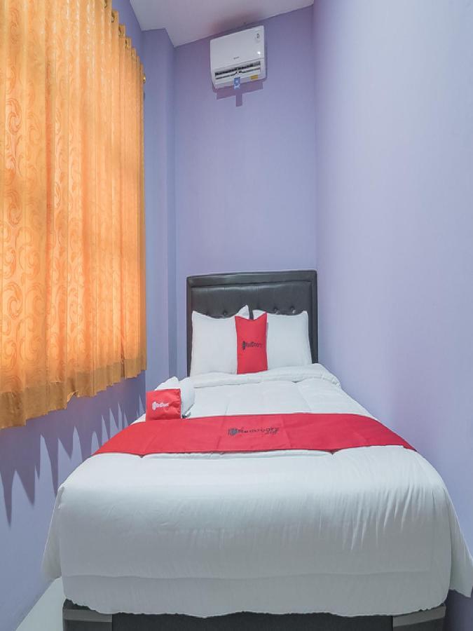 Reddoorz @ Gatot Subroto Street Bandung 3 Hotel Exterior foto