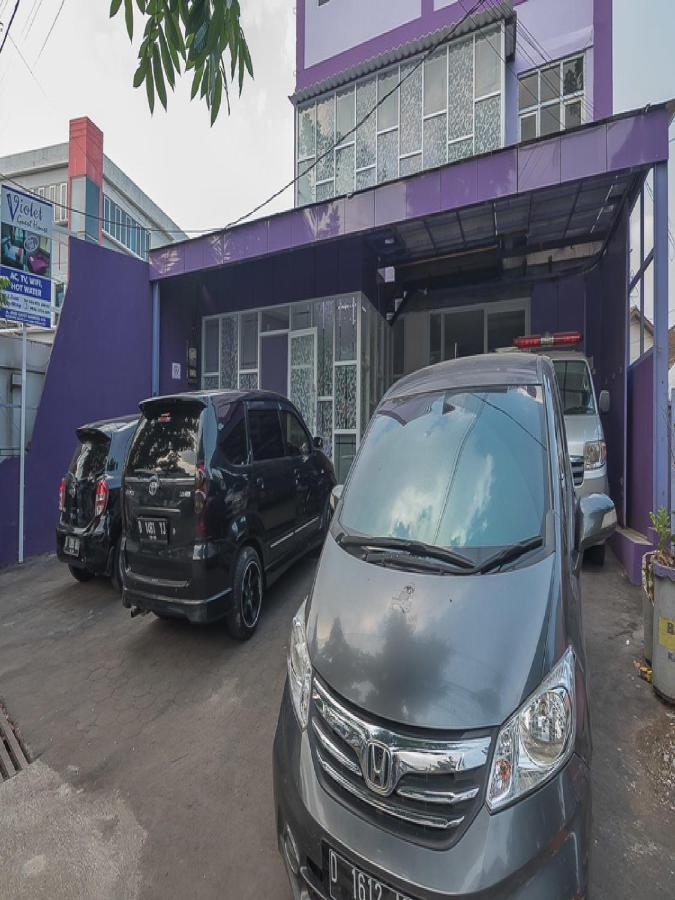 Reddoorz @ Gatot Subroto Street Bandung 3 Hotel Exterior foto